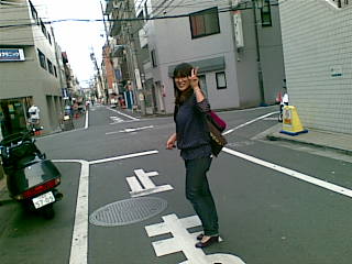 おじまはん全身でピース.jpg